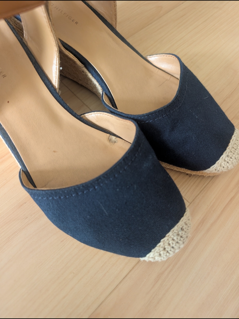Tommy Hilfiger Women's Nilsa Wedge Navy Canvas Espadrille Sandal Size 9.5 - Picture 3 of 8